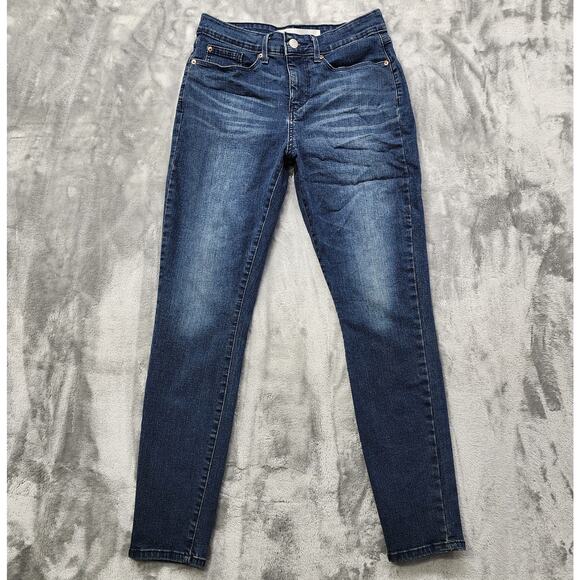 Levi's Strauss Signature Jeans Womens 6S SHORT Blue Totally Shaping Skinny Leg - Picture 1 of 14